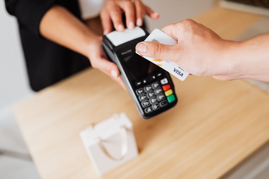 Cashback and reward credit cards: using them without getting burned